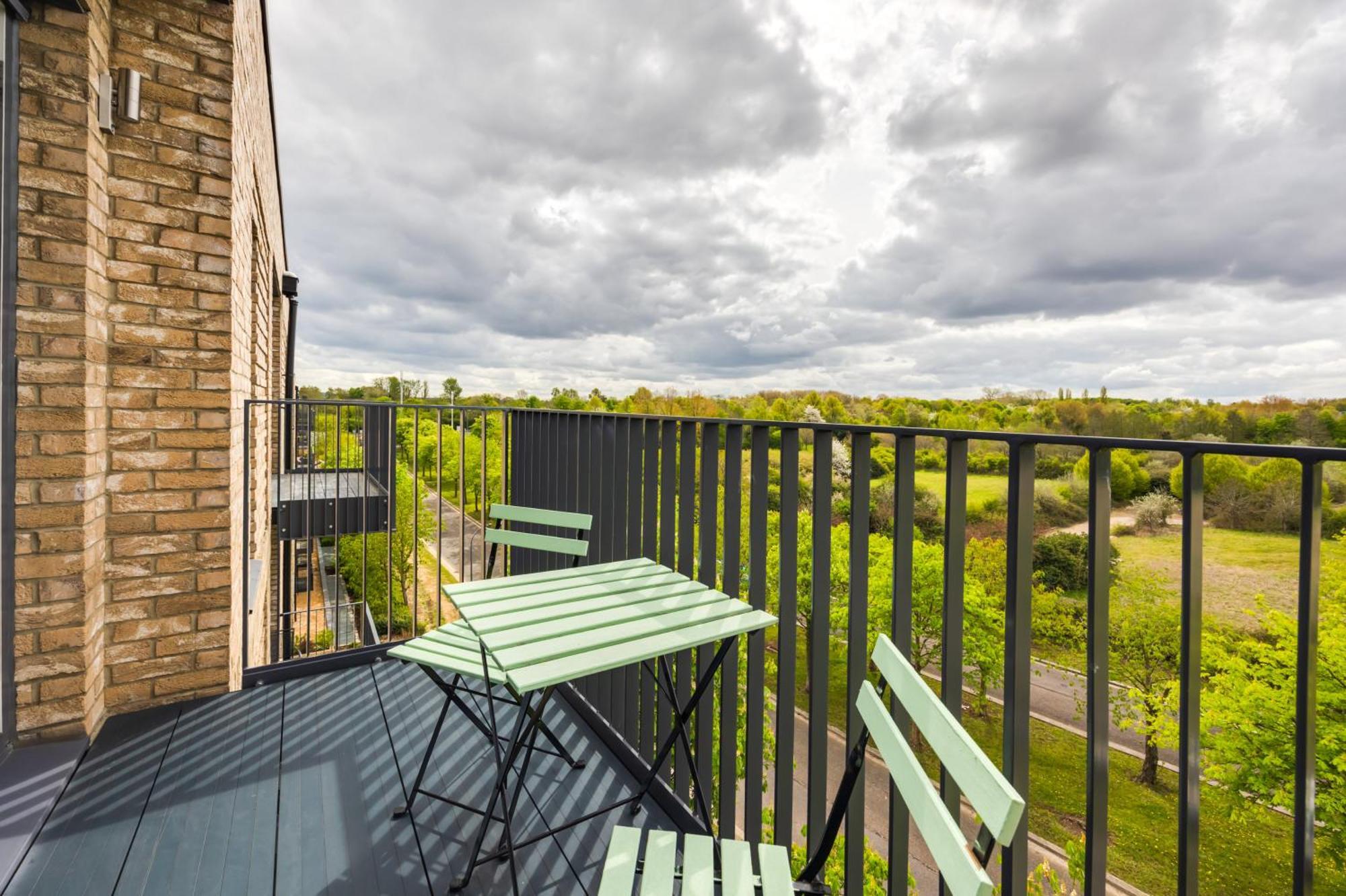Penthouse Apartment - City Centre - Secure Parking, Balcony, Self-Check-In, Fast Wifi And Smart Tv With Netflix By Yoko Property Milton Keynes Exterior foto